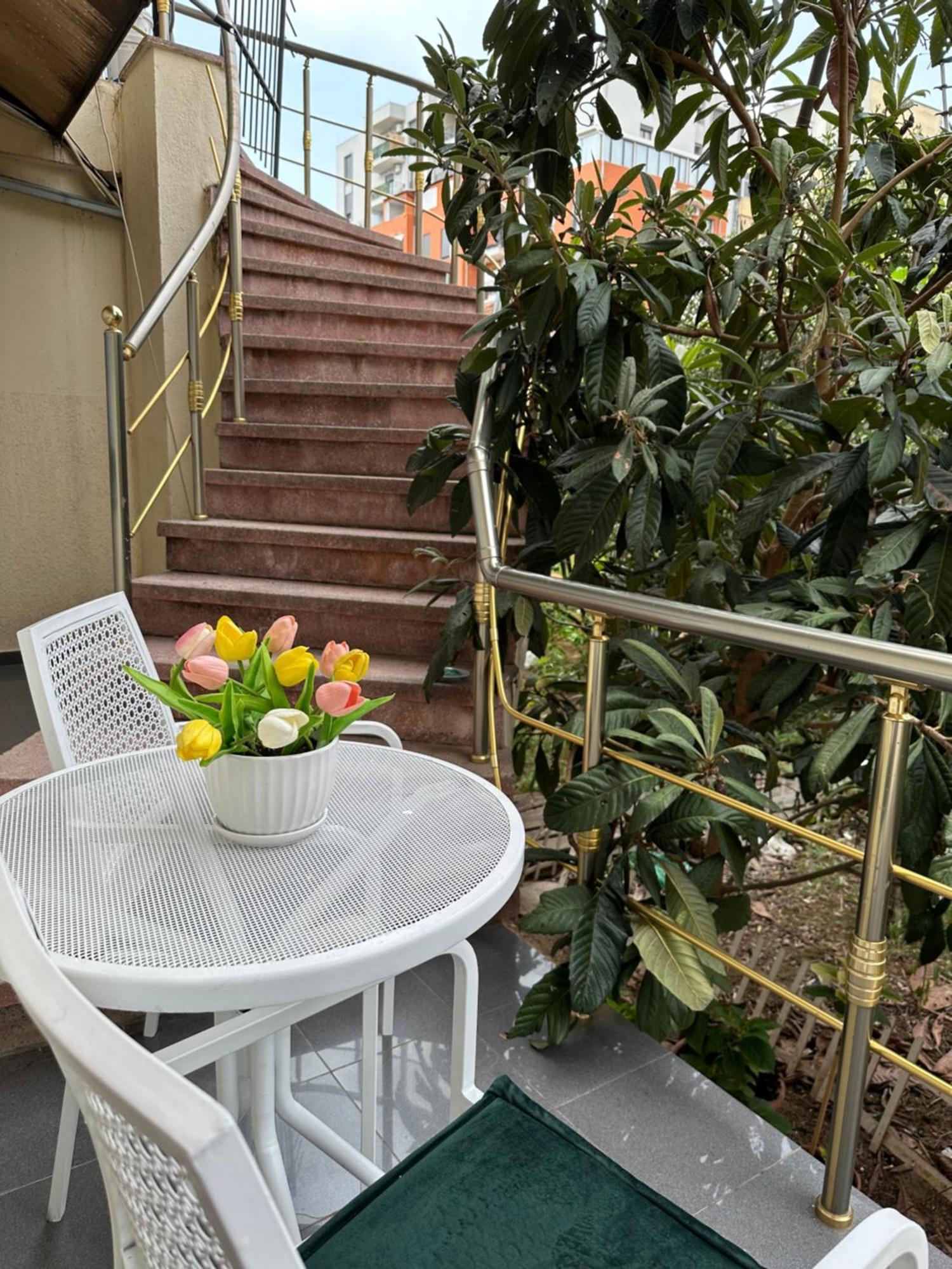 Fun House Serenity Apartment Tirana Exterior foto