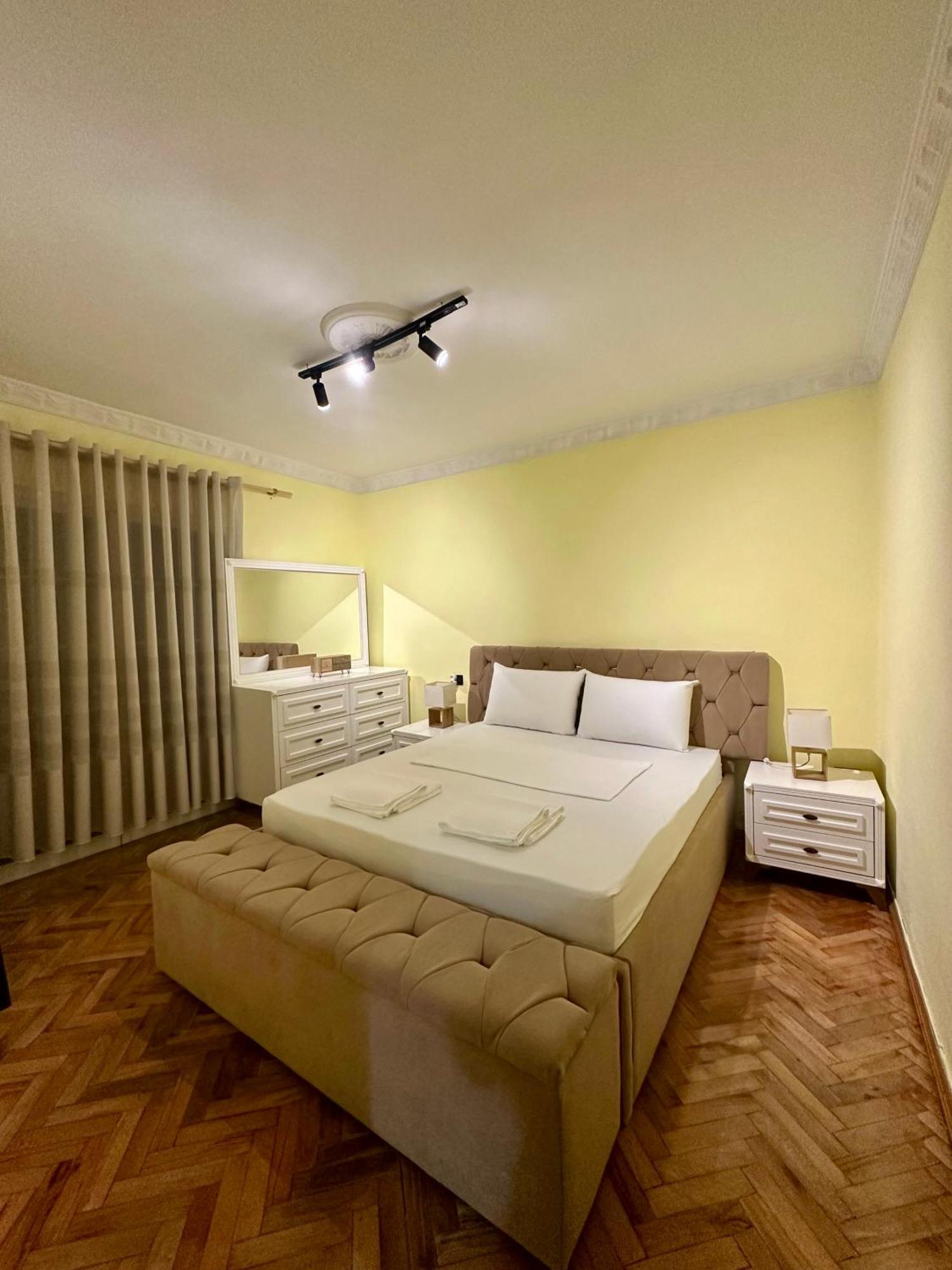 Fun House Serenity Apartment Tirana Exterior foto